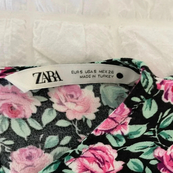 Blogger Favorite Zara ditzy floral puff sleeve mini dress - Picture 7 of 12